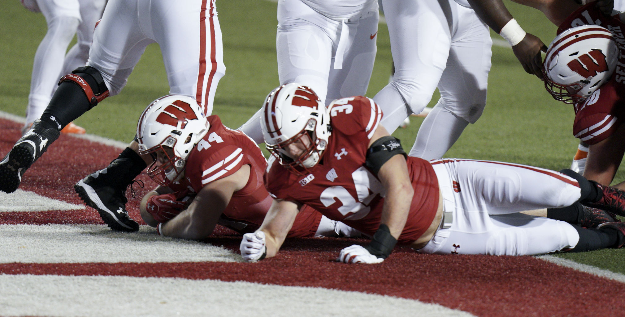 UW 45, Illinois 7
